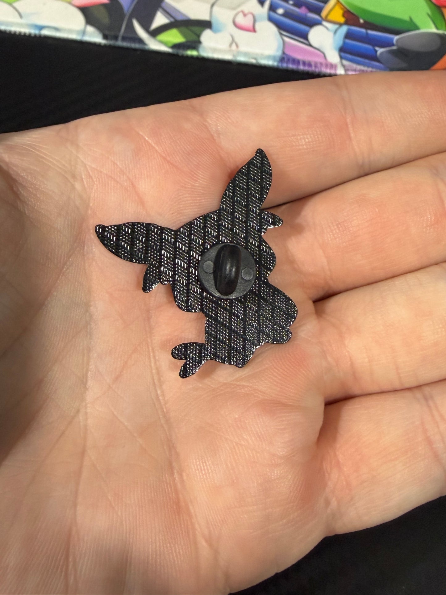 Espeon / Pikachu Poncho Pin