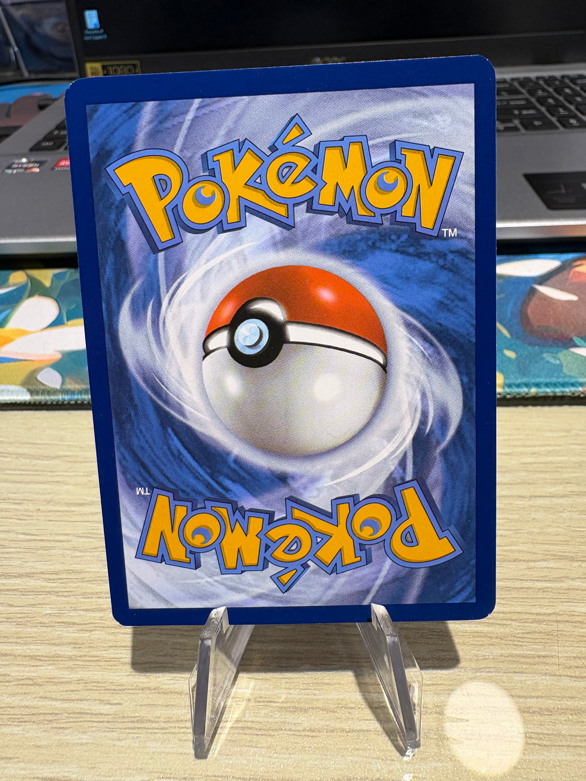 Jolteon MasterBall - 029/131 - Prismatic Evolutions