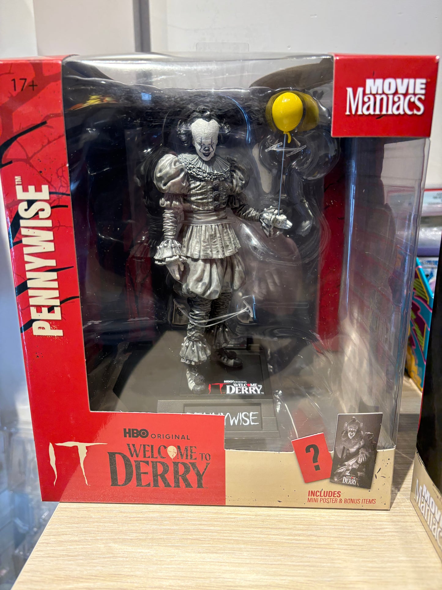 Welcome to Derry- Pennywise (Black and White) Movie Maniacs 6” Figure