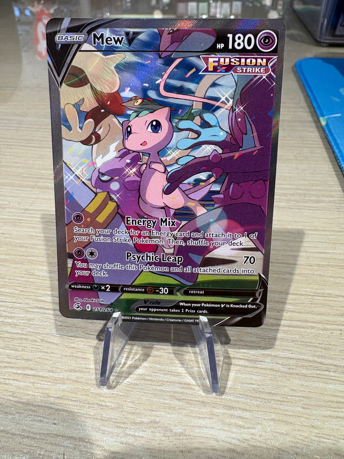 Mew V - 251/264 - Fusion Strike