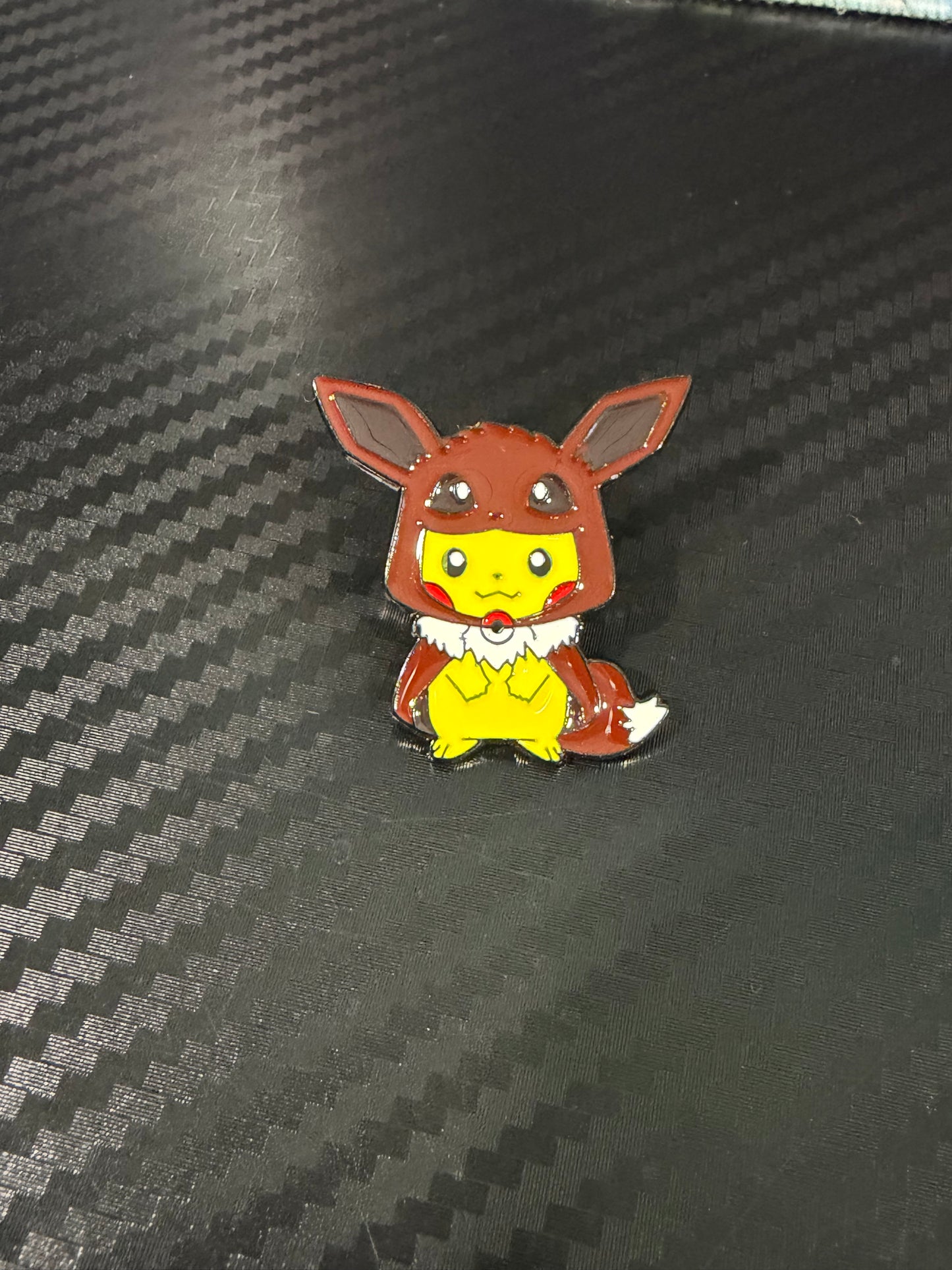 Eevee / Pikachu Poncho Pin