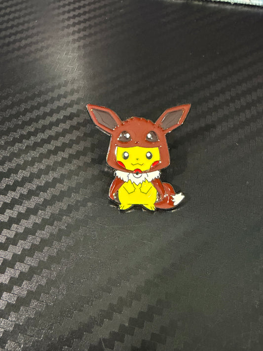 Eevee / Pikachu Poncho Pin