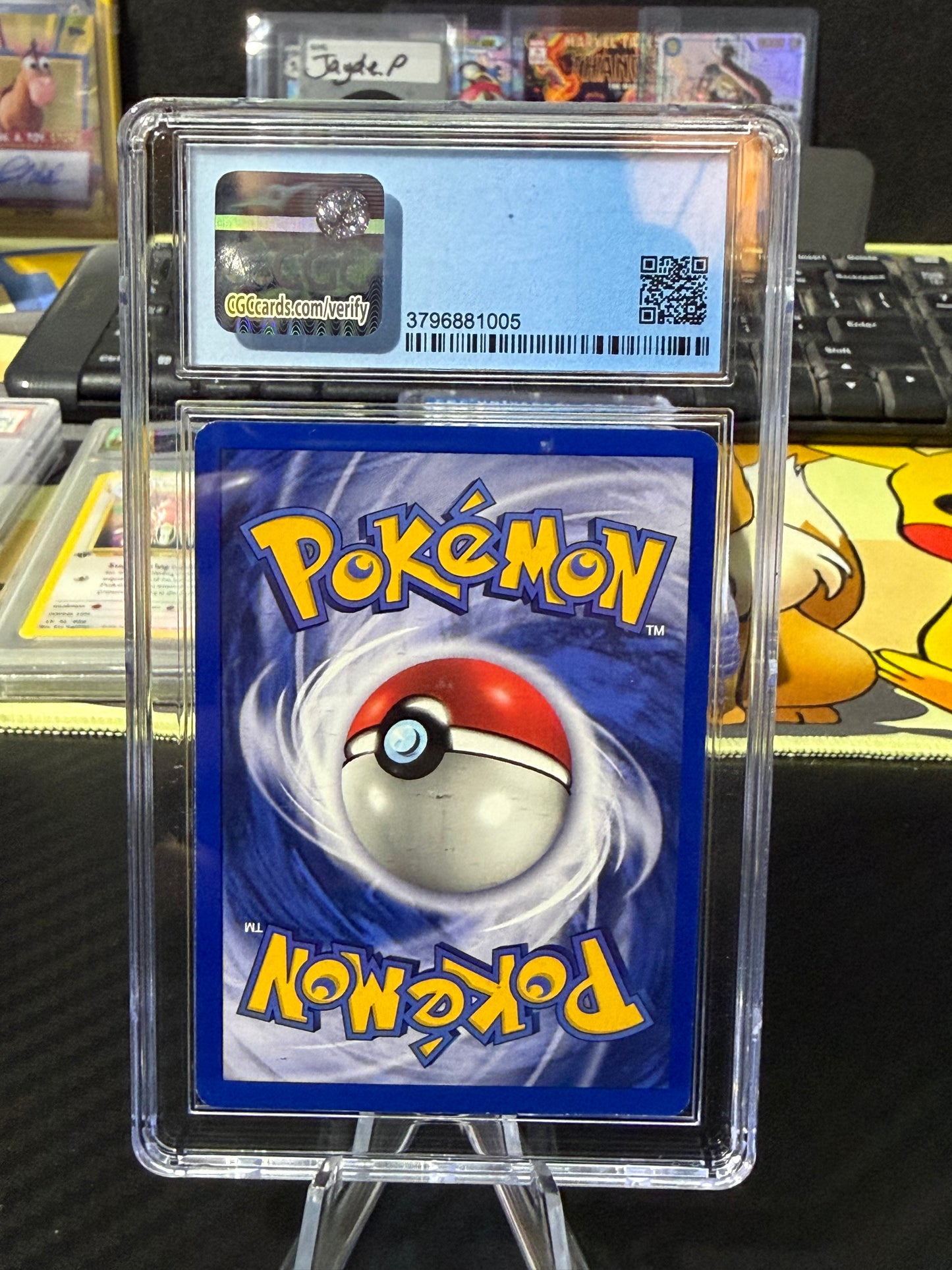 CGC 8 - Abra - 43/102 - Pokemon Base Set